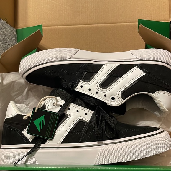 Emerica Tilt G6 Vulc size 7M - Picture 3 of 5